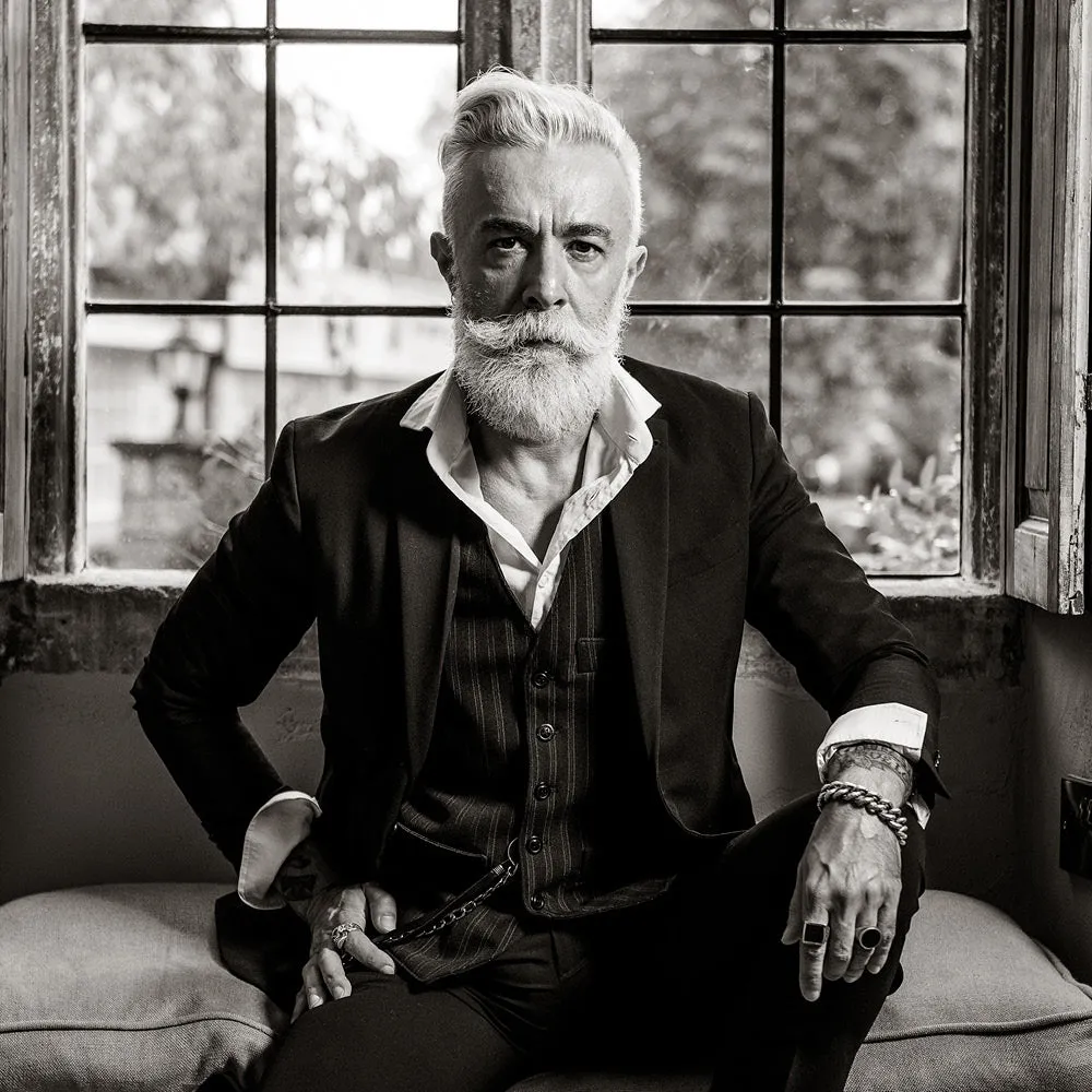 Captain Fawcett Bianco Classico Schnurrbartwachs grau